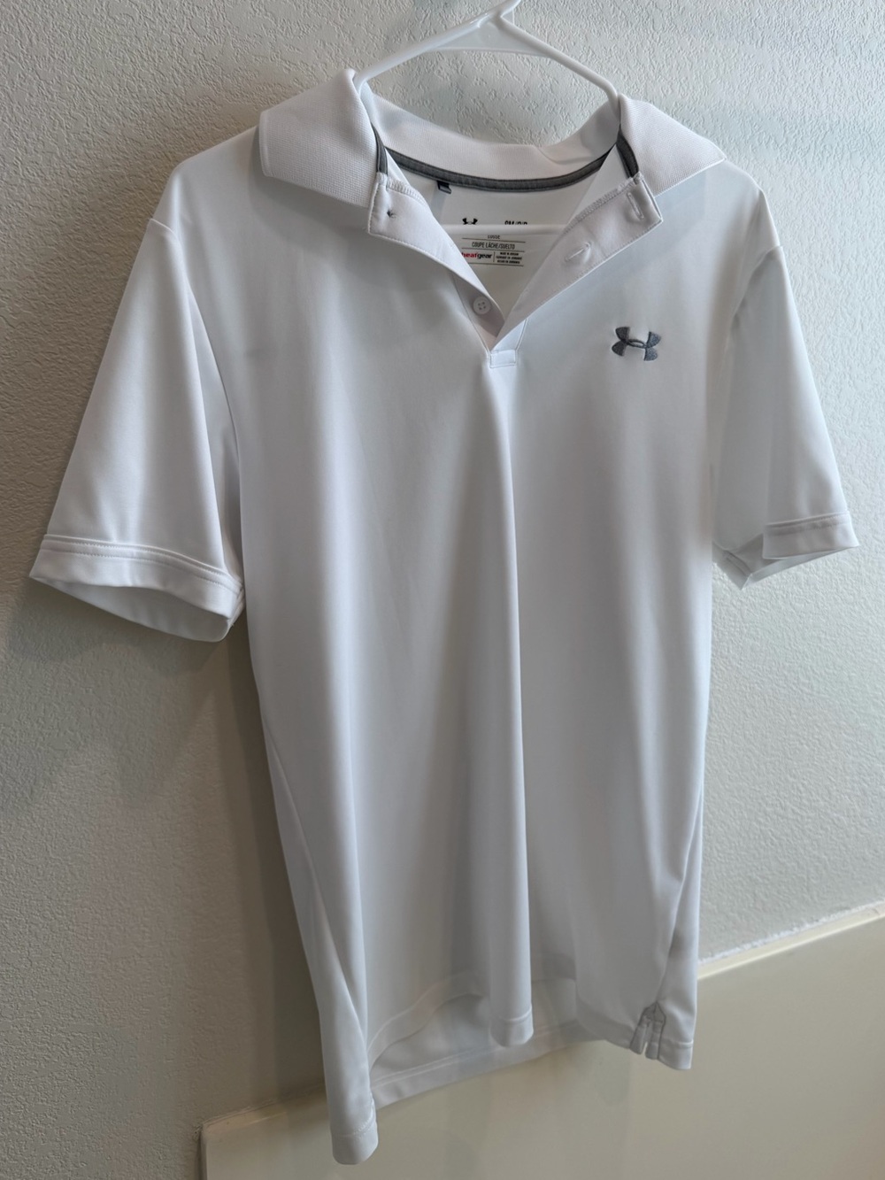 Under Armour Men’s White Performance Polo small